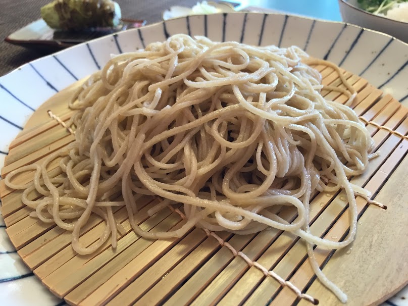 卯蕎の蕎麦は細打ちです